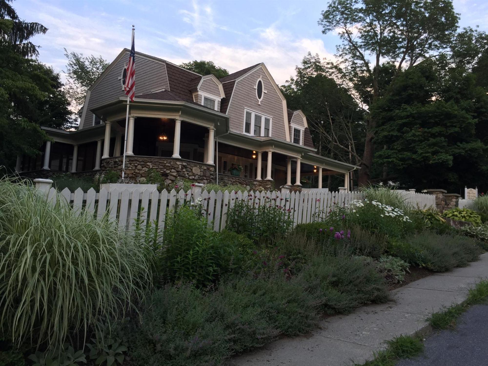 Hilltop House Bed & Breakfast アメニア エクステリア 写真